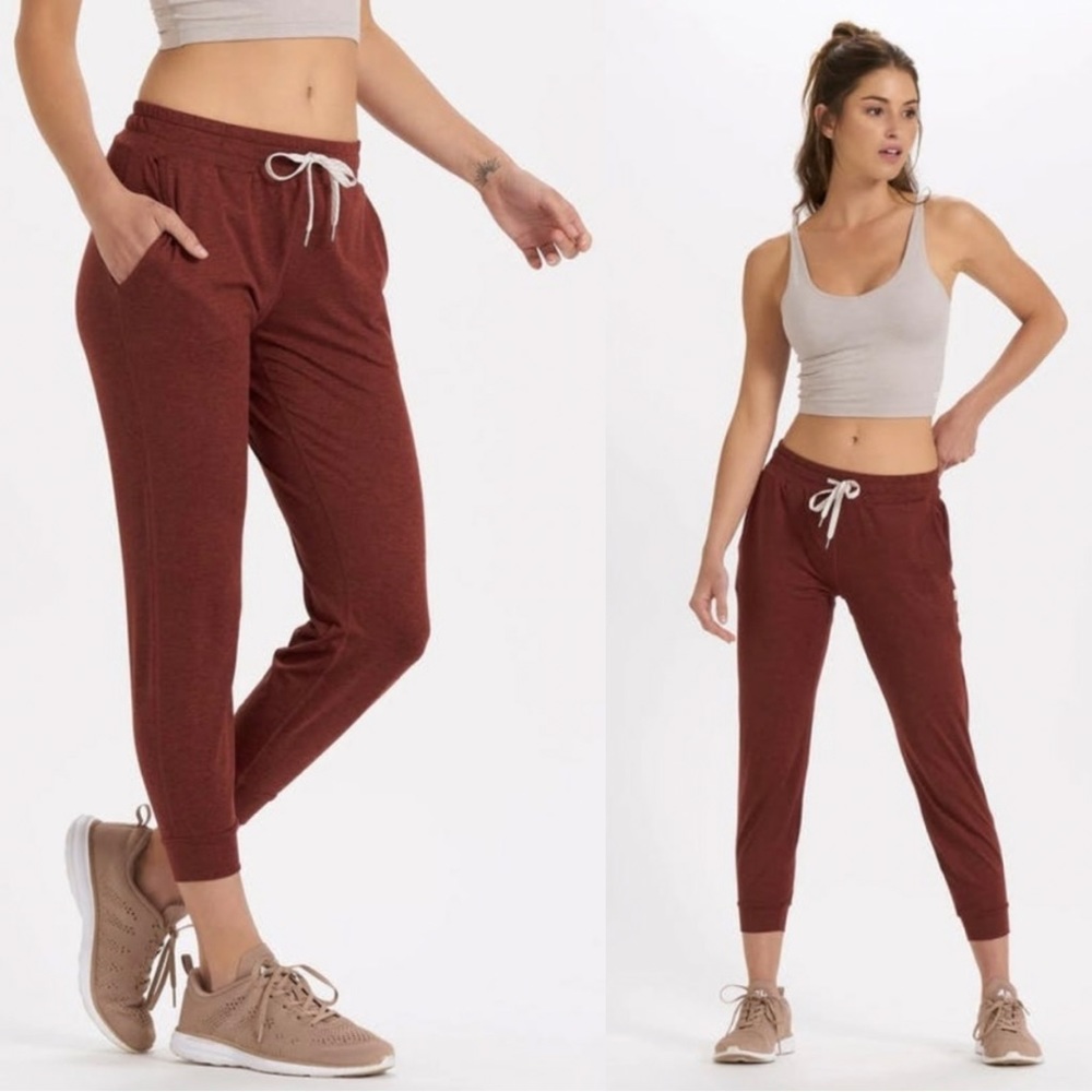 VUORI Weekend Lightweight Active Performance 7/8 Joggers in Brick XS